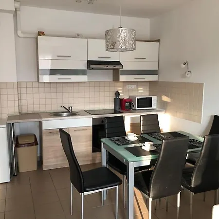 Amelia Medences 10p-re A Tagore Setanytol Apartmán *