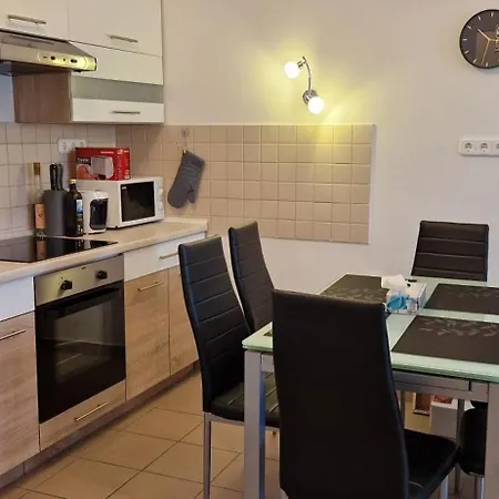 Apartment Amelia Medences 10p-re A Tagore Setanytol Balatonfured
